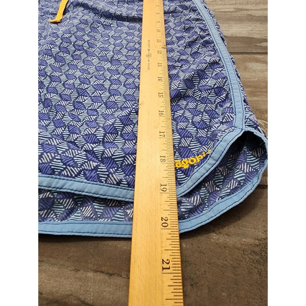 Patagonia Shorts Mens 36 Blue Scallop Hem Wavefarer Board shorts Geometric Beach